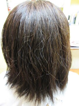 ヨシユキコンディショニング ダメージレスな縮毛矯正「強いくせ毛～ダメージ毛まで対応」107