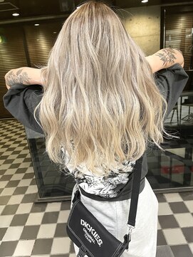 ルーフアクト(LUFE act) シャドールーツ ホワイトベージュ 担当タナカ