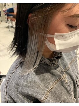 アース 三ツ境店(HAIR&MAKE EARTH) ペールシルバーのイヤリングカラー