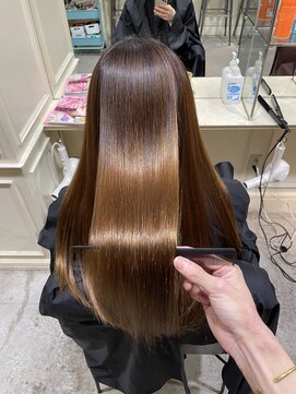 ロロ(ro-ro) 【恵比寿 ro-ro】あらゆる癖に対応酸性ストレート＝最高の潤艶髪