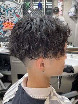 グナスティバイダムディー トウキョウ(GNASTY by DAMDEE TOKYO) ツーブロックマッシュ/波巻き/ハイライト/束感[大宮/理容室]