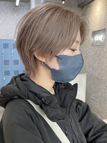 サンク 原宿 表参道(cinq)&nbsp;ショートボブハイトーンカラー切りっぱなしミルクティーベージュ