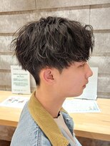 ニアウ 伊勢崎連取店(Niau)&nbsp;刈り上げマッシュ波巻きツイストスパイラルパーマメンズショート