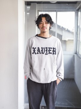 カートバイハイジ(Kurt by Heidi) センターパート×ツイストスパイラル