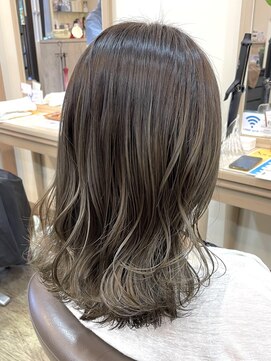 アルターリール(aL ter Rire) カール/セミディ/シアーカラー/姫カット/鎌取/中村郁未