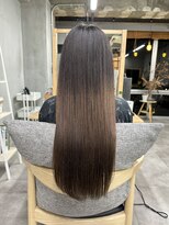 ヴィア(via) ブリーチ毛に縮毛矯正するたびに僕の寿命は２週間縮む