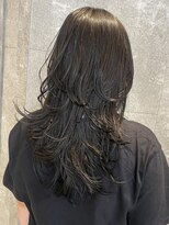 ピークアブー 原宿ハラカド(PEEK-A-BOO)&nbsp;ハッシュカットロングレイヤーウルフ黒髪外国人海外風カジュアル