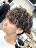 メンズハイライトカラーメンズメッシュ波巻きスパイラルパーマ