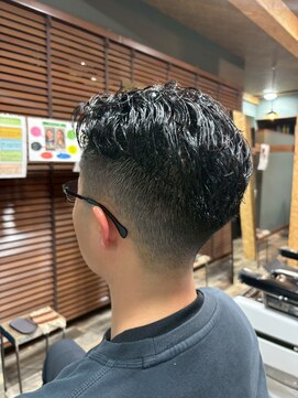 スタンドバーバー 柏(STAND BARBER) MEN’S HAIR/波巻ツイストスパイラル/フェザーパーマ/柏
