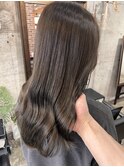 ハンサムショートレイヤーカットミルクティーベージュハイトーン