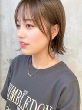 スウィープ 平尾(sweep) 切りっぱなしボブ　外ハネボブ　顔周りレイヤー　ベージュカラー