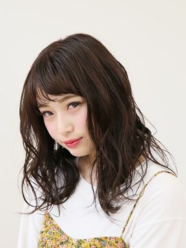ピープル(PEOPLE) フォギーベージュの柔らかいエアリースタイル