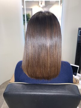 アールサロン アオヤマ(Rr SALON AOYAMA) ダメージ補修プラチナミネコラ