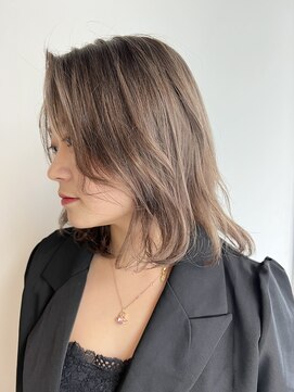 トロニー(TLONY) ベージュ　stylist/miaki