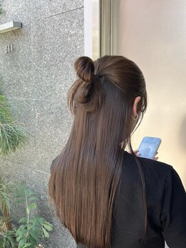 ニーイチイチ(211) 似合わせカット韓国風ハーフアップ/アースカラー/ヘッドスパ