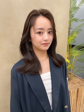 アオ(Ao) 透明感カラーとレイヤースタイル