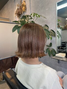 クロ(Chro) 外はねボブ