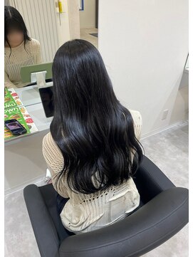 リラ(Rira) 暗髪ロング