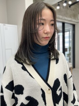 イロウ 天神大名店(IROW) オリーブグレージュ レイヤーカット センターパート 顔周り 美髪