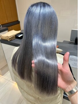 ピークアブー ワン(PEEK-A-BOO ONE) プラチナシルバーダブルカラーグラーカラーブリーチ