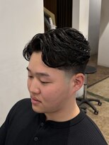 ザデイ カットアンドカルチャーショップ(THE DAY CUT&CULTURE SHOP)&nbsp;ニュアンスサイドパート【テーパーフェード】