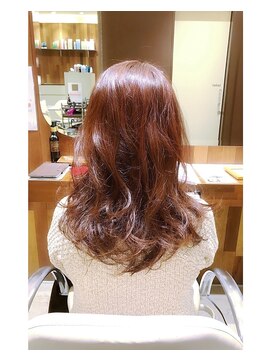 ブラット(brat) ベリーピンクでちょっとクールな甘めロングヘア