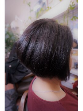 ヘアーアンドメイク フラット ヒルズ(Hair&Make FLAT HILLS) 髪質再生・クールボブスタイル