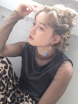 ソーコ 渋谷(SOCO) 【SUN】くるりんぱフィッシュボーン簡単アレンジ