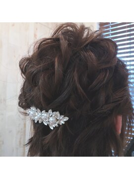 ハグ 横浜(HUG) ショートヘアでもヘアアレンジ☆