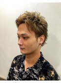 ダブルカラー×ショートウルフで映えるバーバーヘアスタイル