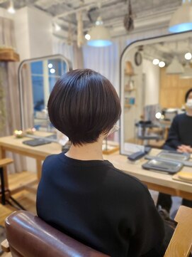 ヘアスペース リズム グリーン(Hair space Rizm green) スタイリング楽チンショート