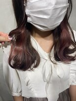 ヘアーサロンウル(hair salon ulu)&nbsp;ピアスカラーピンクとゆるふわミディアム