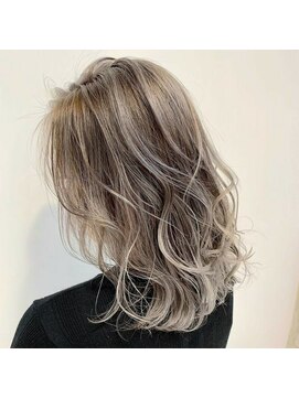 カルラ(Karra) アッシュブラウンハイライト