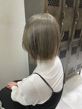 フェリア 松山(Feria) 【Feria松山】イルミナカラー×シルバーベージュ-相原愛梨-