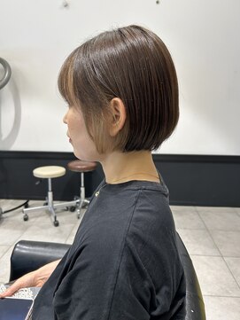 ティオル(Tioll) ショートボブ×インナーカラーベージュ