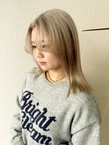 サラ 新宮店(SARA) ホワイトシルバー