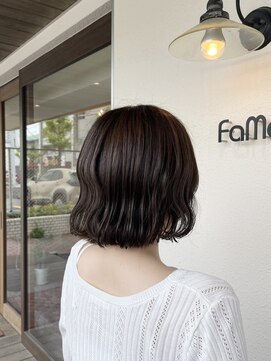 フェイム(FaMe) 波巻きボブ×マロンブラウン