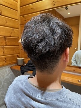 エムズキュラティフ(e'mZ Curatif) すっきり自然なパーマスタイル