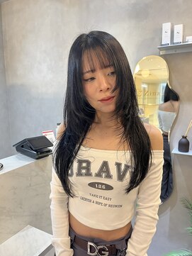 ジーナ 天神(Zina) レイヤーカット/ハッシュカット/透け感カラー/ダークカラー