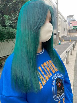 グリーンカラー/ロングヘア/ブリーチカラー/深みカラー