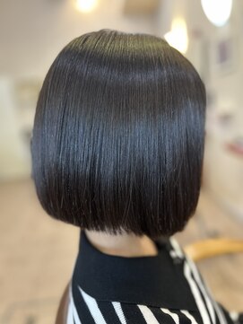 ケースタイルシェノン(K-STYLE CHAINON) つやつやぱつっとボブ