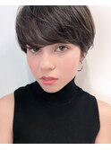 マニッシュ　ネイビーカラー　美髪　フレンチボブ　ショート