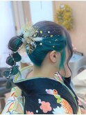 【トレンドてんこ盛り！】インナーカラーを活かす紐アレンジ