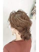 ウィロウ(WILLOW)&nbsp;2021AW/ hairmakeWILLOW　カジュアルローシニヨン