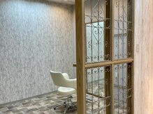 エムロード 深草店の雰囲気（半個室のセット面をご用意。ベビーカーも入るスペースです。）