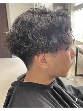 フイ 新宿3丁目(Hui) ハイトーンカラー/マッシュパーマ/アースカラー/men's/