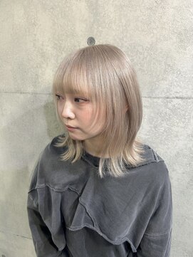 ピチカートシータ(pizzicato cita) ミディアムボブ/顔周りレイヤーカット/ホワイトミルクティー