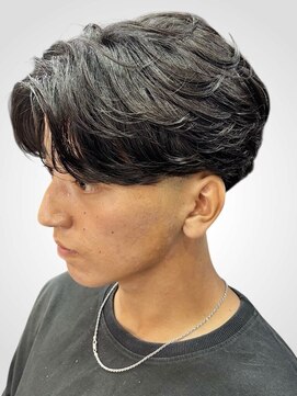 アノ(Ano.) 大分ニュアンスパーマセンターパートフェザーパーマ毛流れパーマ