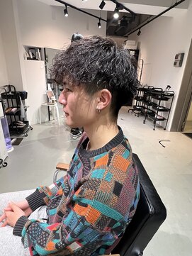 イズ(iss) 波巻きパーマ