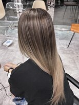 レディアル 大宮(REDEAL ope.)&nbsp;外国人風バレイヤージュ/ハイライト/白髪ぼかし